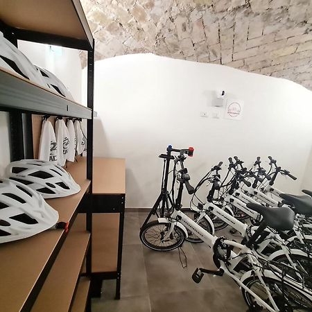 Bed&BikeRome Giulio Cesare Bed & Breakfast Exterior foto