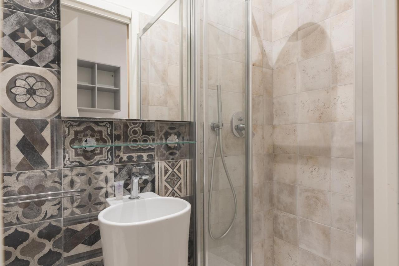 Bed&BikeRome Giulio Cesare Bed & Breakfast Exterior foto
