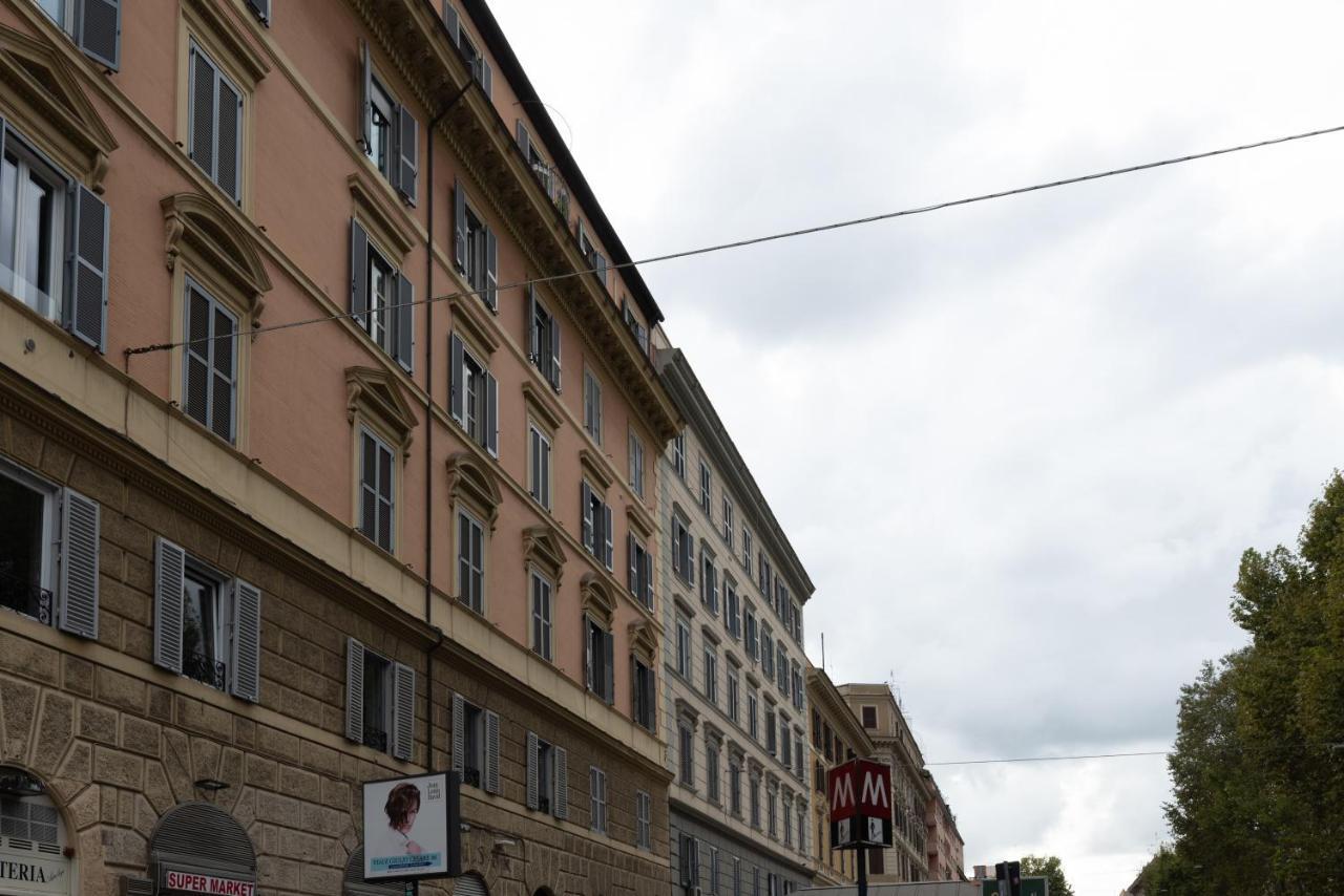 Bed&BikeRome Giulio Cesare Bed & Breakfast Exterior foto