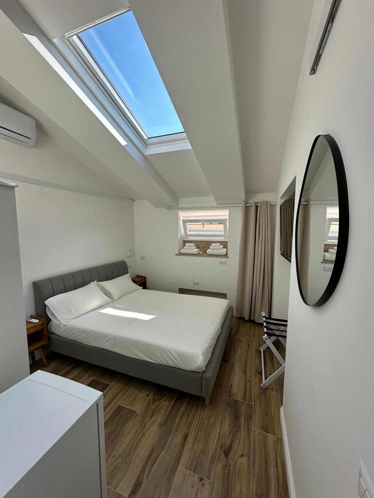 Bed&BikeRome Giulio Cesare Bed & Breakfast Exterior foto